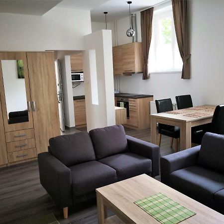 Mate Apartmanok Tiszaújváros Exterior foto