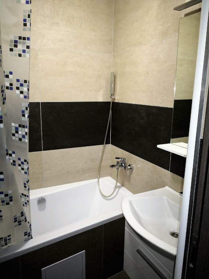 Mate Apartmanok Tiszaújváros Exterior foto