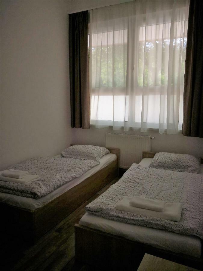Mate Apartmanok Tiszaújváros Exterior foto