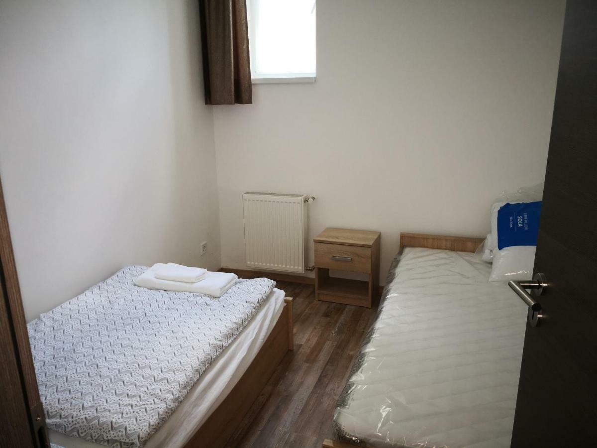 Mate Apartmanok Tiszaújváros Exterior foto