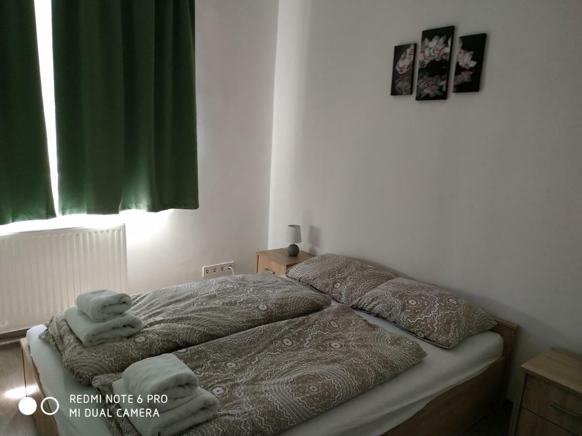 Mate Apartmanok Tiszaújváros Exterior foto